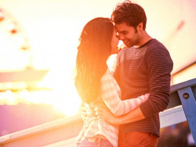 Никога не е късно за една прегръдка, но днес тя празнува своя специален ден