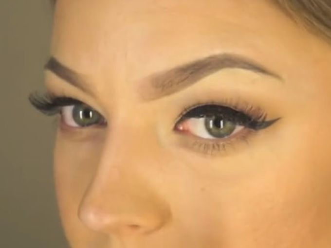 Добре оформени вежди (видео)