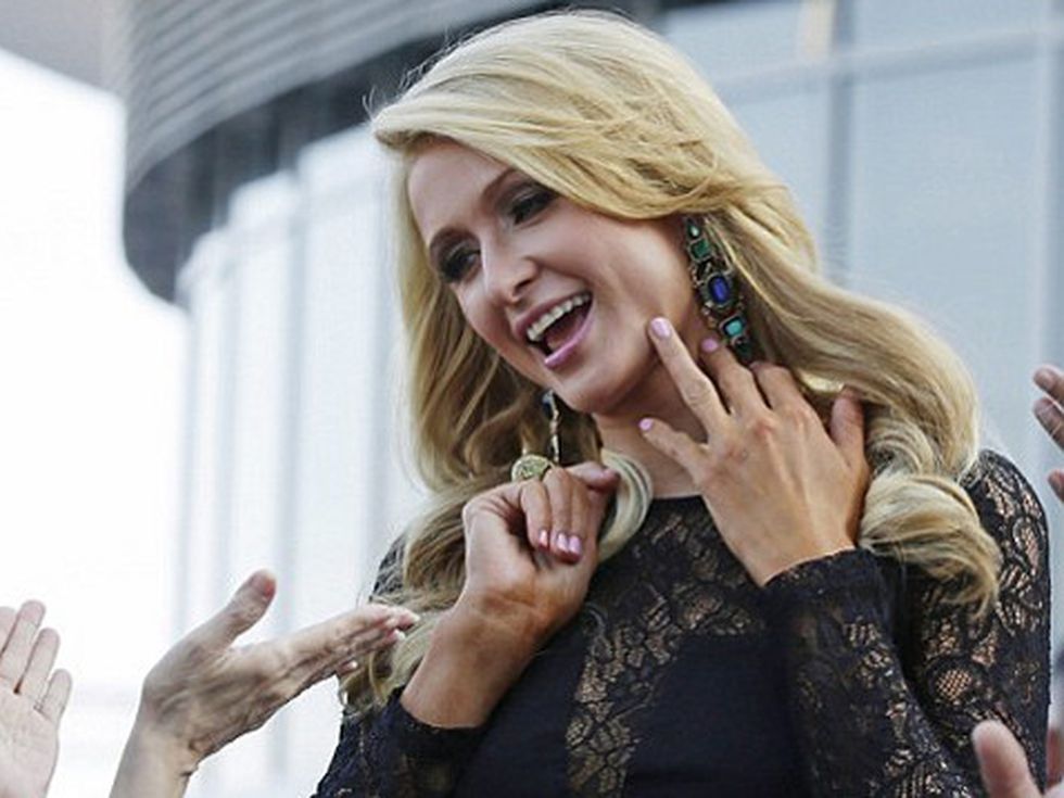 Парис Хилтън е царица на модата и партитата