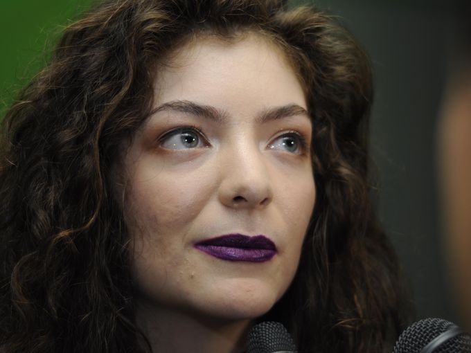 Лорди показа своя снимка с акне