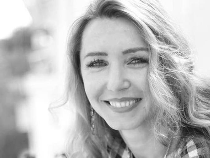 "Лара" на Ния Йотова - книгата, която развълнува истински българските жени