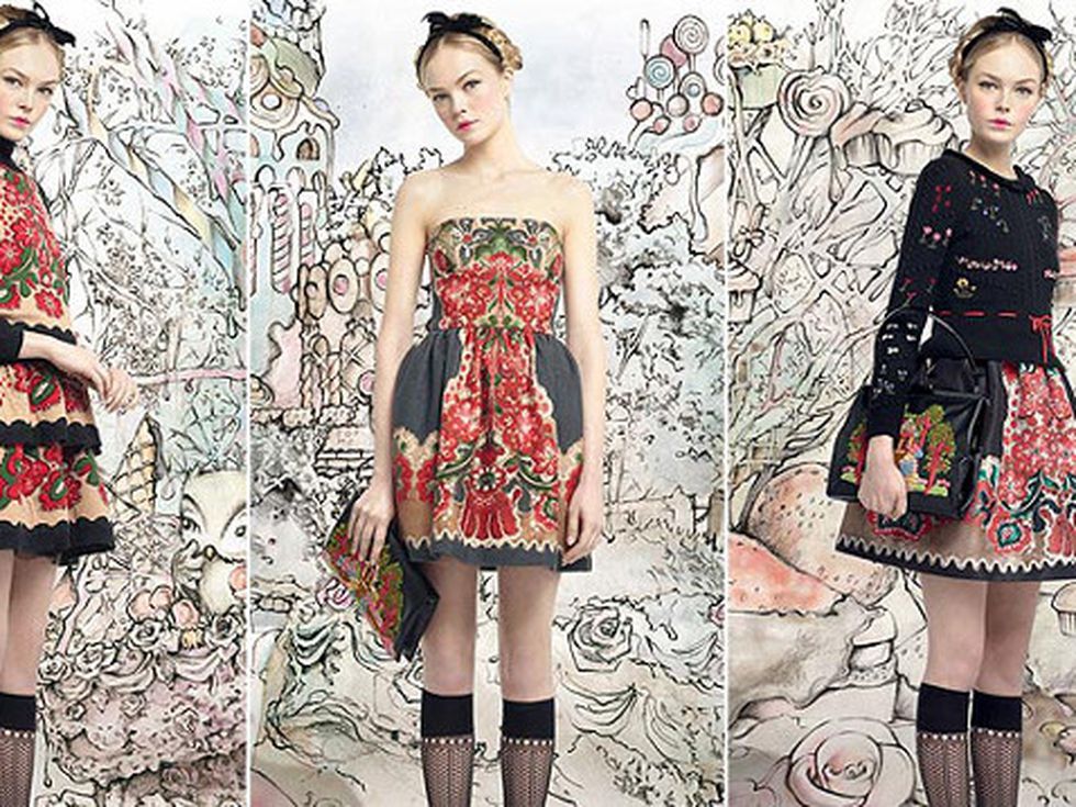 Как изглежда Гретел днес? Red Valentino я вижда така