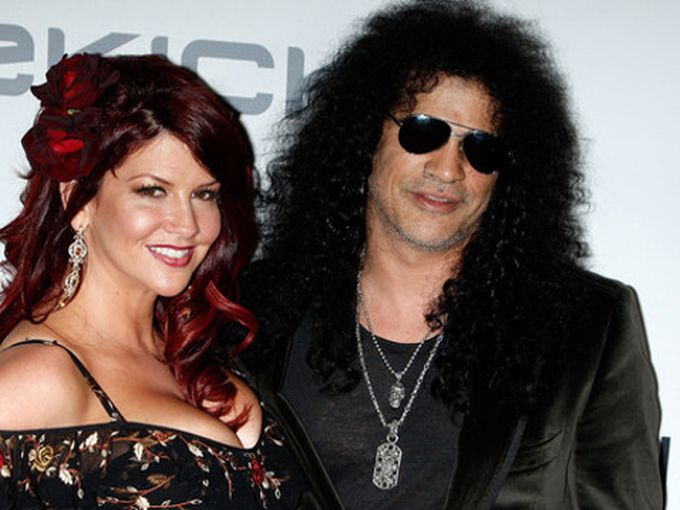 Слаш подаде молба за развод