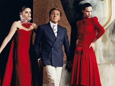 Откриват ретроспективна изложба на Валентино