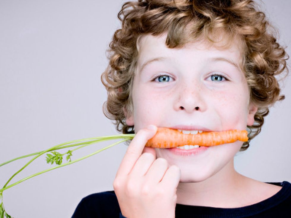 Великобритания забрани чипса и шоколада в училище