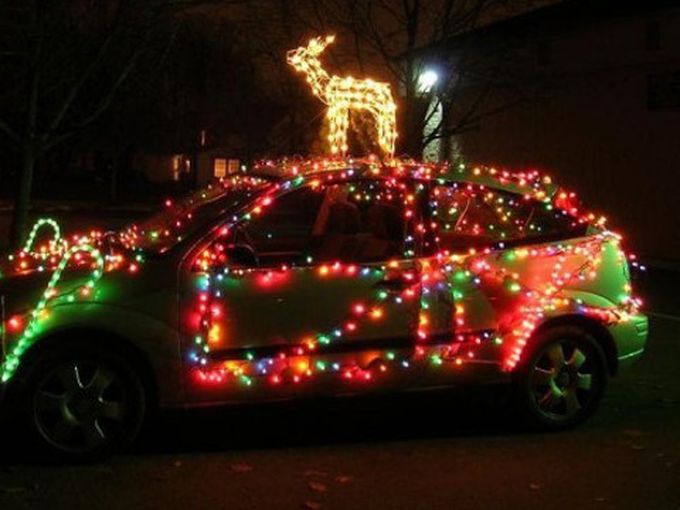 Най-абсурдните коледни украси по света