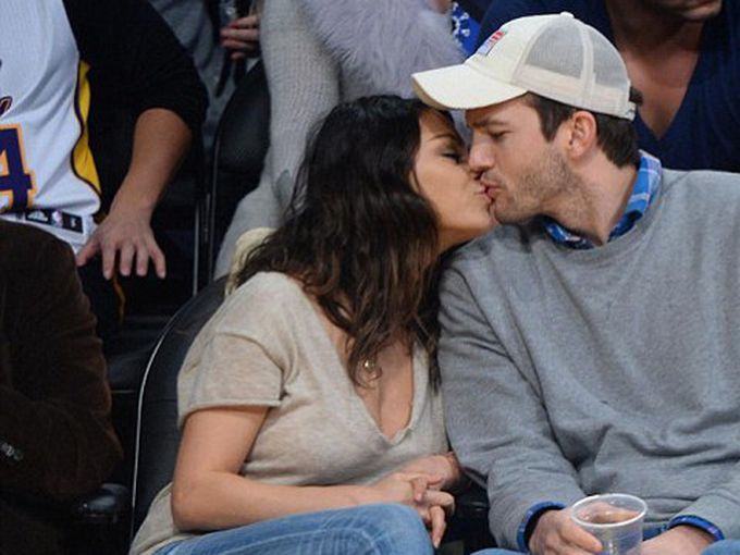 Аштън Къчър намекна за сватба с Мила Кунис