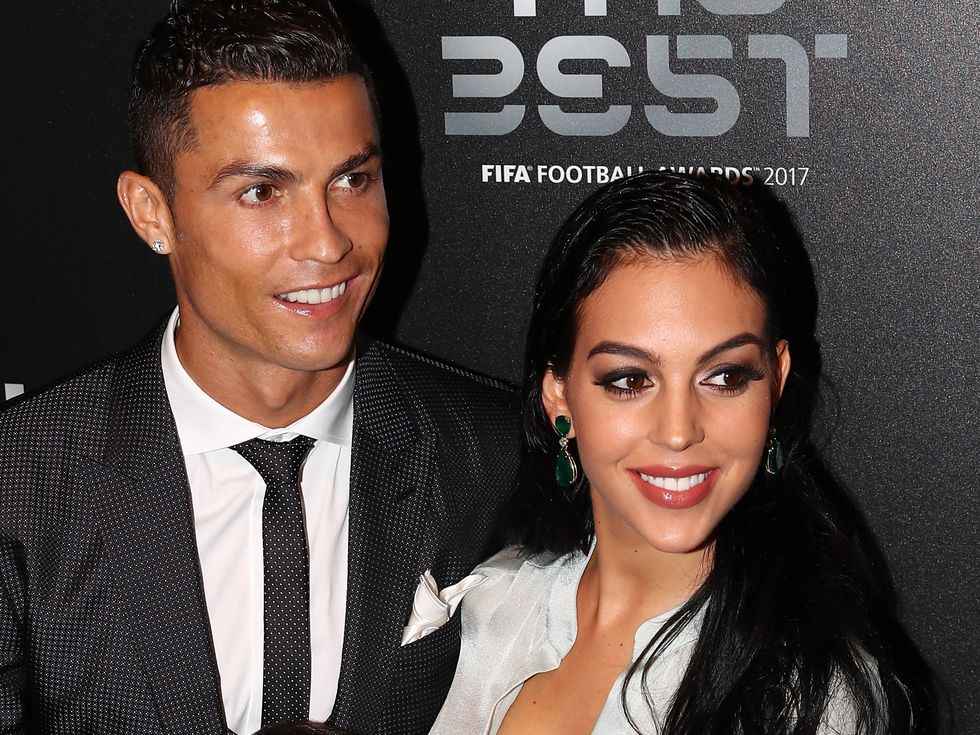 Джорджина каза "Да" на Роналдо: Ето го пръстена