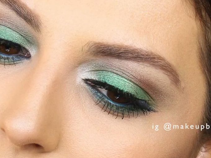 Поглед, обагрен в зелено (видео)