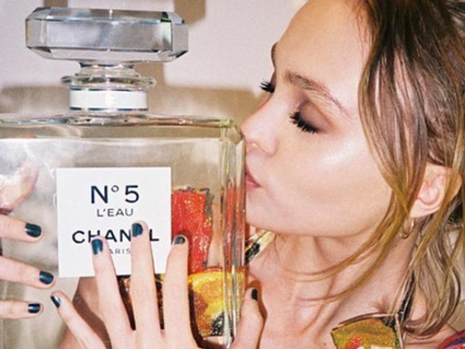 Лили-Роуз Деп е новото лице на Chanel №5