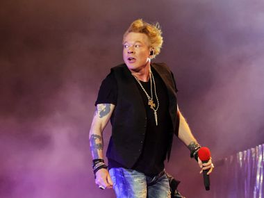 Аксел Роуз е във вихъра си, а вие кога за последно пяхте Welcome To The Jungle пред 40 хиляди души?