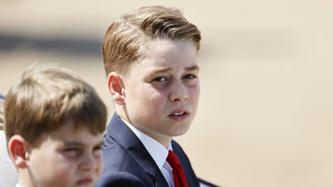 Днес 22 ри юли 2025 принц Джордж втори в линията за