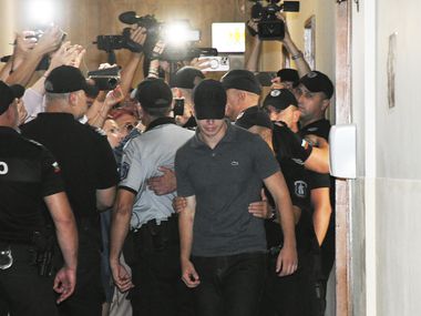 "Задържане под стража": Съдът върна Никола Бургазлиев в ареста (Снимки)