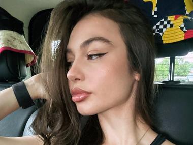Само дни след раздялата с Никола Цолов: Крисия шашна всички с визията си на плажа (Снимки)