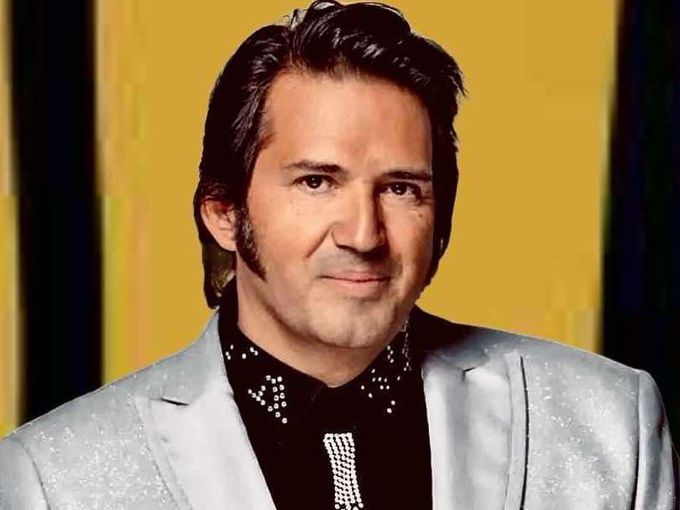 Цецо Елвиса и лайв бенд представят винтидж шоуто "Viva Las Vegas" на 8.11