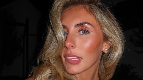 Бони Блу звезда от платформата OnlyFans най накрая сложи край на