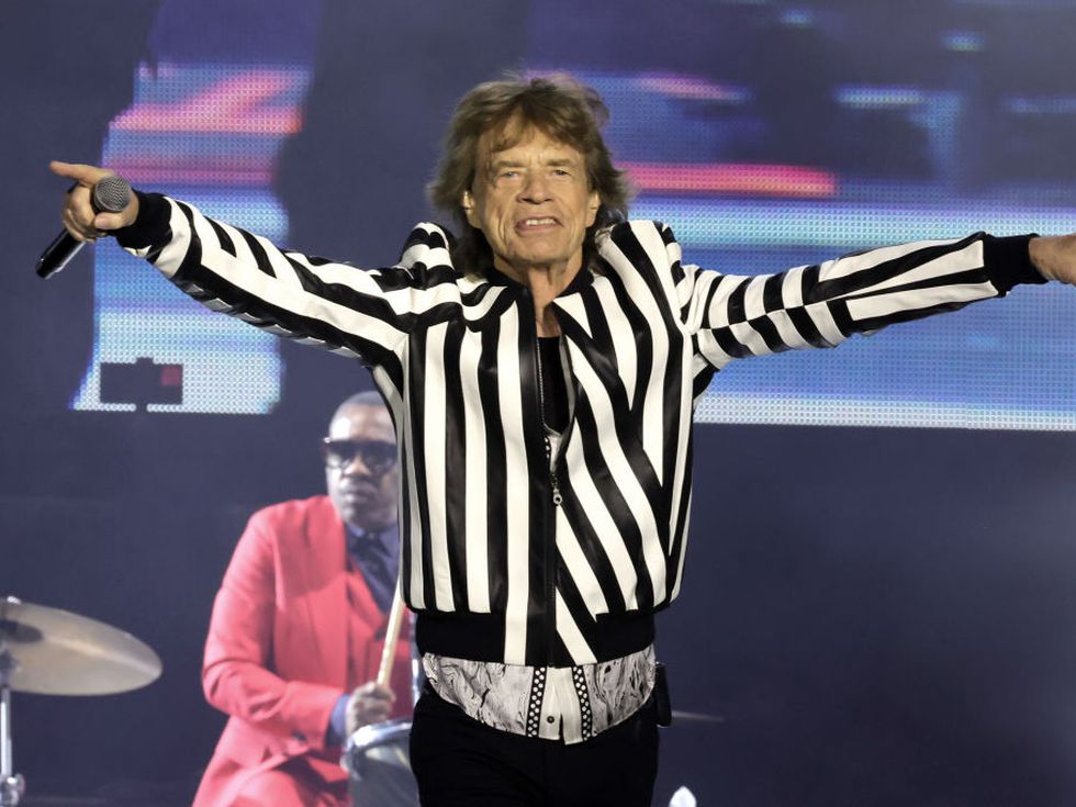 Скандали, изневери и 8 деца: Бурният любовен живот на Мик Джагър, който не спира да изненадва