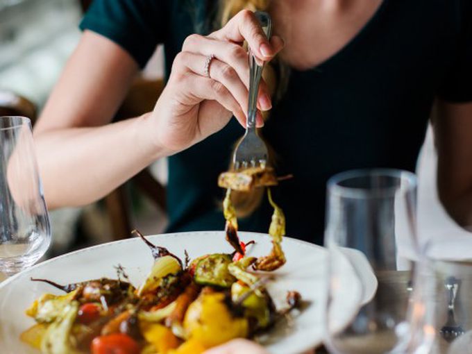 Защо трябва да вечеряме преди 18.00 часа