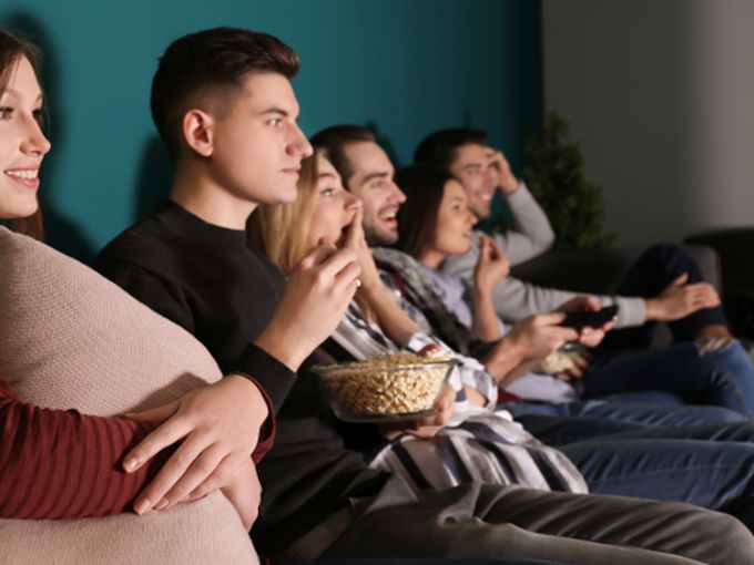 Филмова гала вечер на дивана