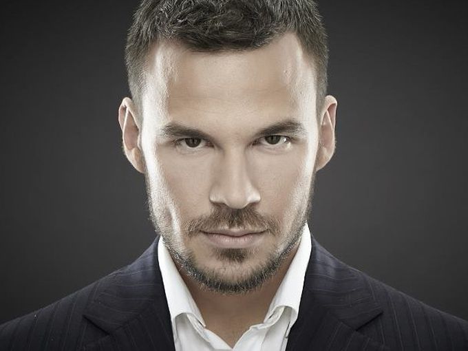 Ивайло Захариев напуснал жена си