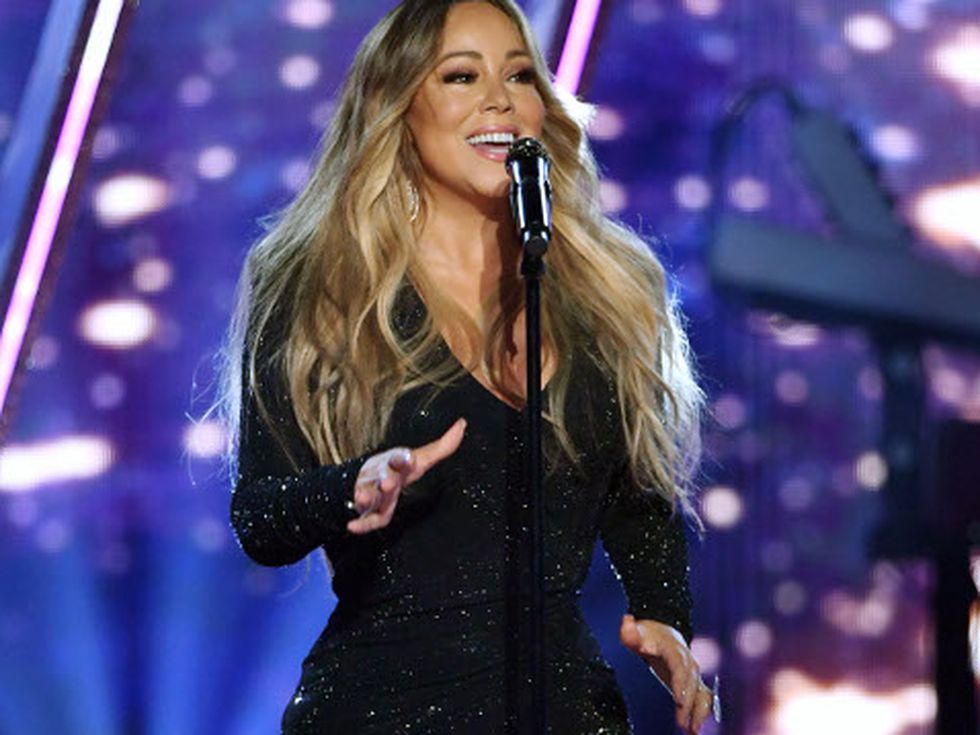 Марая Кери задмина нашите фолкаджийки. Вижте роклята ѝ