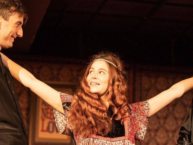 Много любов и музика на "Бийтълс" в премиерата на Военния театър