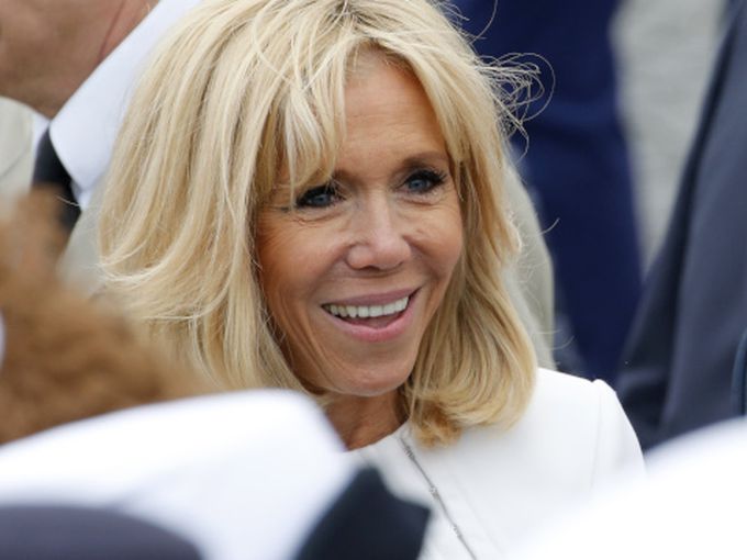 Бриджит Макрон отново бе обявена за грозница