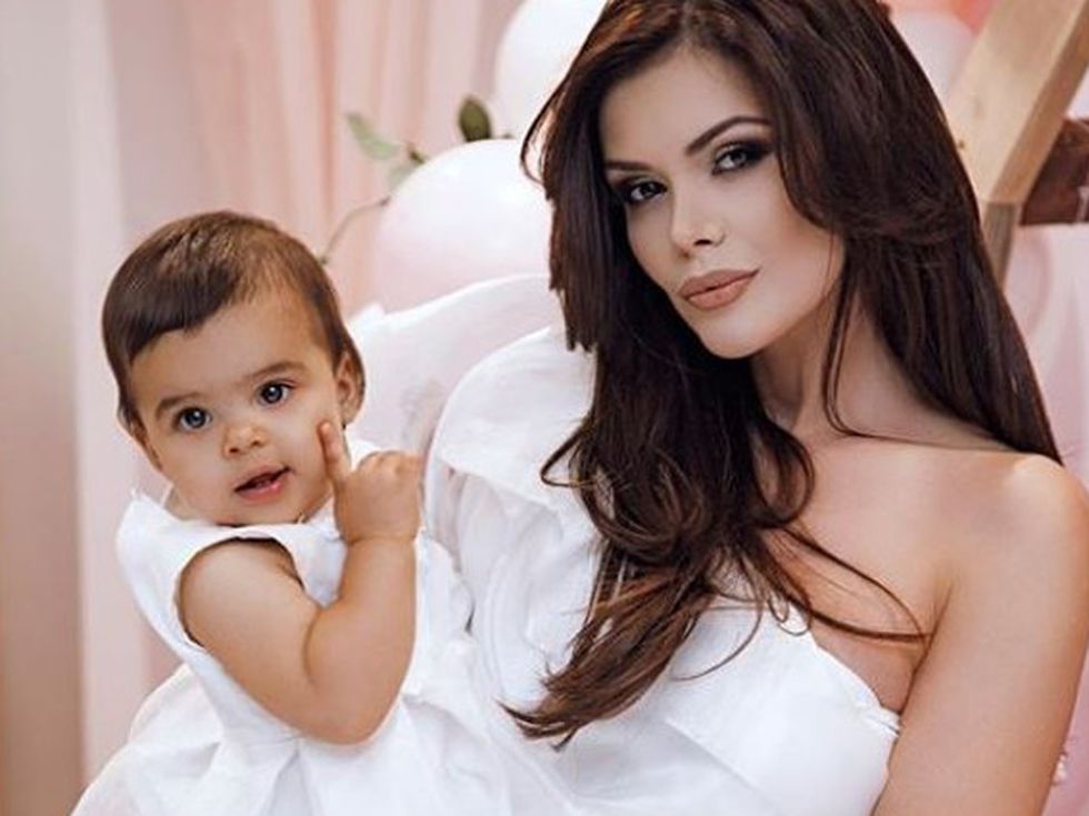 Дъщерята на Преслава стана на годинка с Константин и Анелия