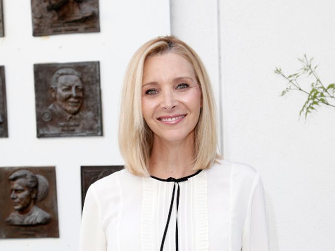 Култовата Фийби от „Приятели“ на 56: Искам, но всъщност нямам желание!