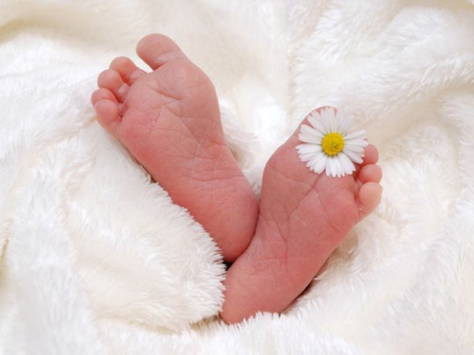 След като загуби единствения си син, 62-годишна жена роди отново