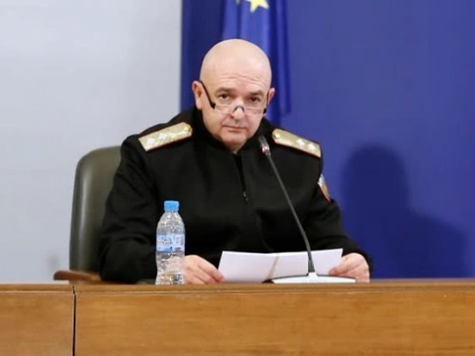 Бременна до ген. Мутафчийски: Позволете бебето да излезе