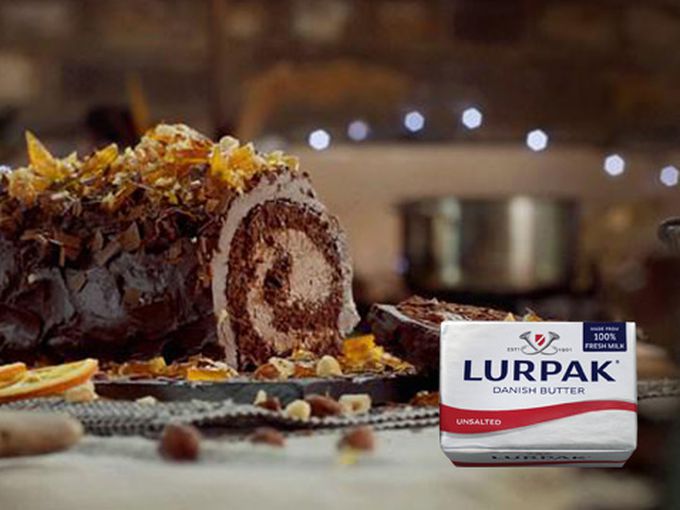 Коледно „пънче“ с мандарини, шоколад и карамелизирани лешници