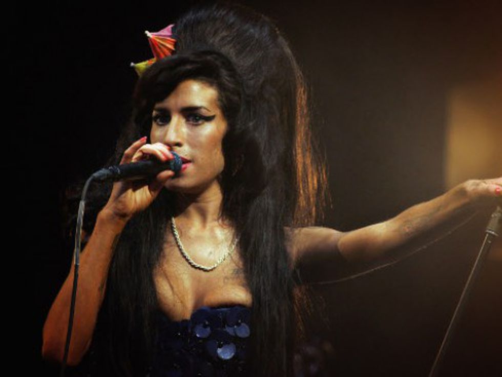 Грозен скандал за парите ѝ! За Ейми Уайнхаус няма покой и в отвъдното