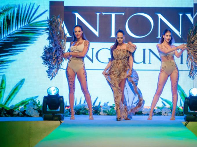 Изкусителната Петя Стоянова - Penelope закри първата вечер на Summer Fashion Weekend 2019