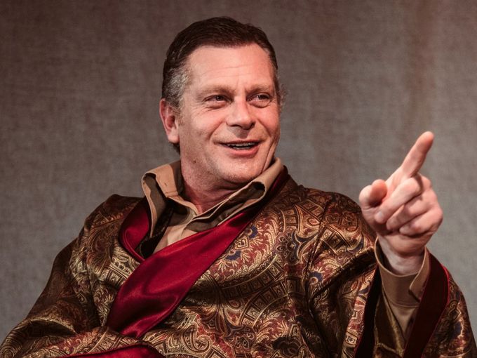 Вергов дава уроци по свалки