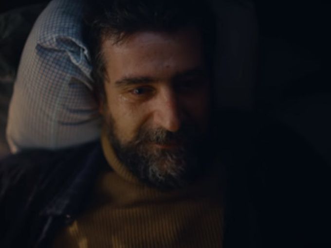 Рекламата с моряка Христо ни дразни? Да, но животът може да бъде и тъжен...