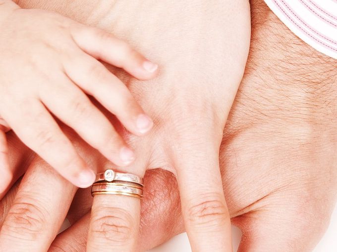 Доказано: Двойките с деца са по-щастливи от бездетните