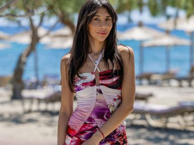 Жесток скандал в "Ергенът: Любов в рая": Тихомир крещи на Виктория и хвърля бутилка (Видео)