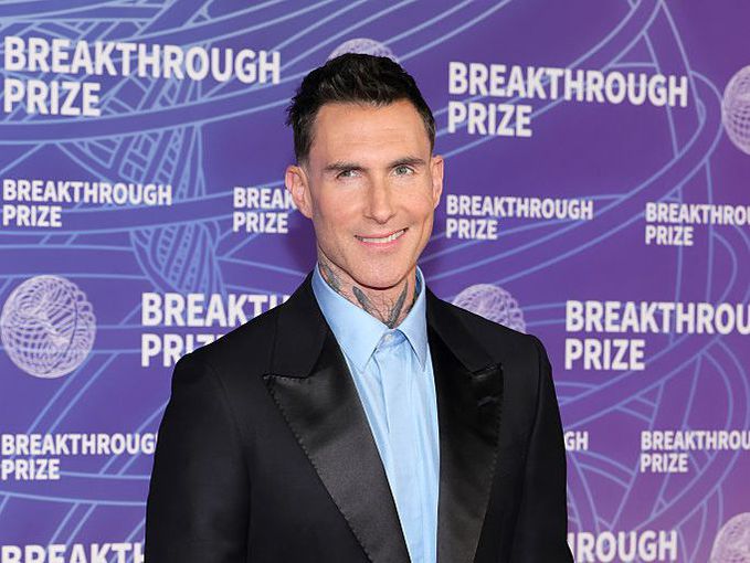 Адам Ливайн е неузнаваем: Феновете в социалните мрежи спекулират за пластична намеса