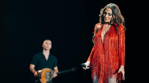 Два часа Деспина Ванди пя неуморно за българската публика която