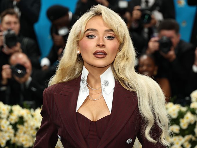 Мадона и Сабрина Карпентър влязоха в историята на „Коачела“ със зашеметяващи дуети (Видео)