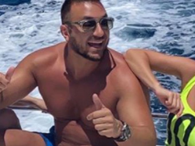 Коцето отиде в публичен дом за ваксина и безплатен сеанс (видео)