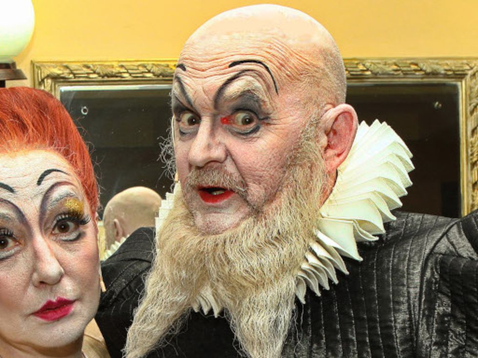 Фотограф събира в 45 снимки историята на Народния театър