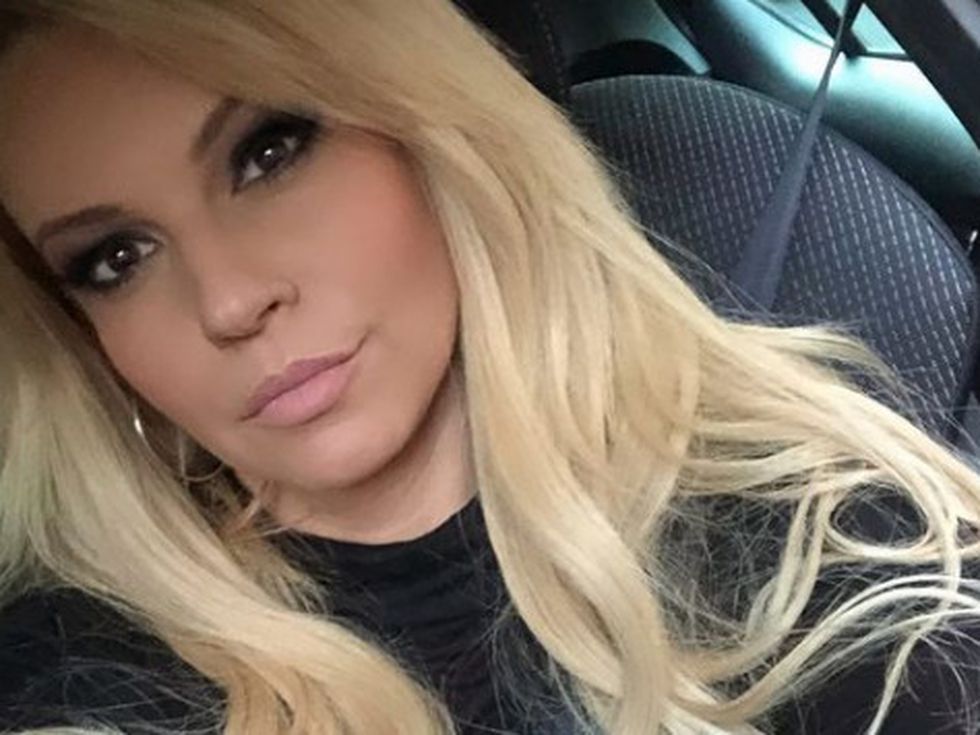 Жената на Крум Савов изпоти мъжете с тези горещи снимки