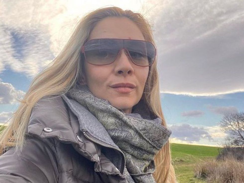 Нети нагорещи мрежата със снимка по черно бельо