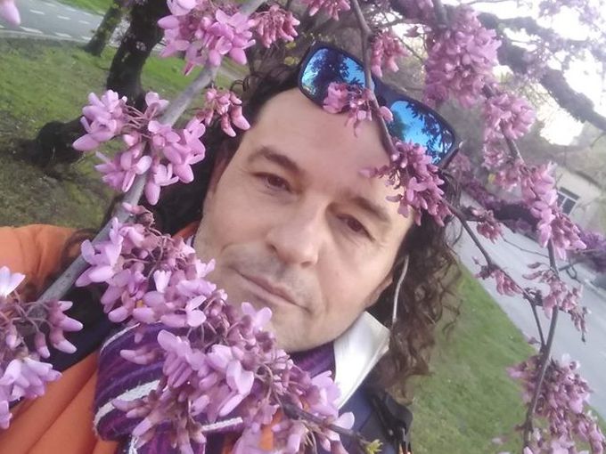 Икебаната с нов хит, вдъхновен от Бойко Борисов (Видео)