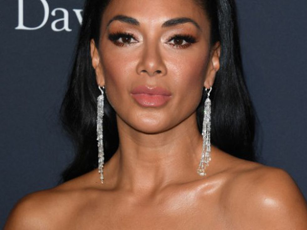 Никол Шерцингер отново разпали страстите с танц (видео)