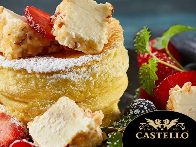 Пухкави палачинки с крема сирене Castello ананас и бадеми