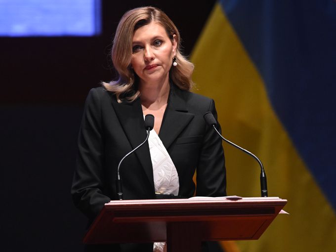 Ани Лейбовиц снима Олена Зеленска за Vogue: зелените очи на украинската сила в едно специално интервю