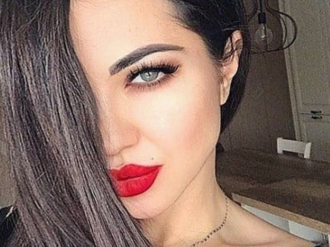 Райна разплака феновете с трогателен пост за майка си, която си отиде вчера